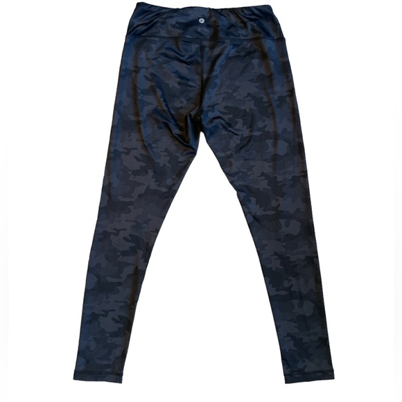 Black and Grey Camo Leggings - 90 Degree By Reflex. Size Medium - Picture 2 of 5